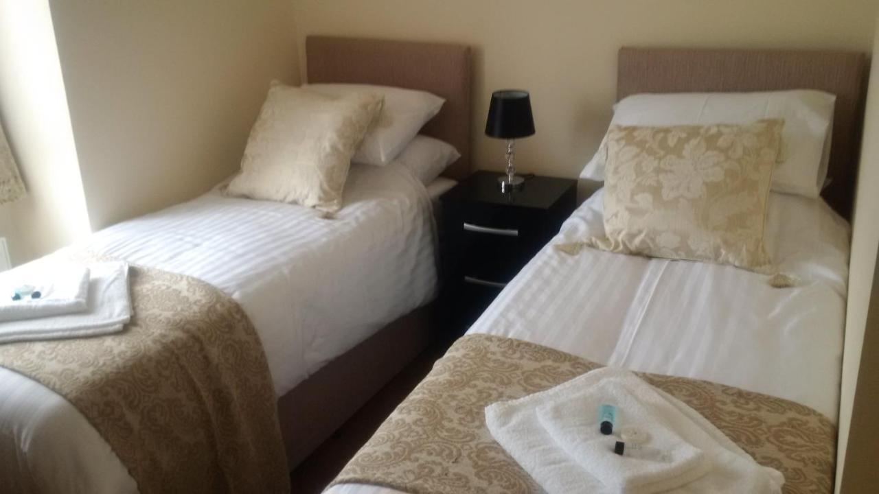 The Edinburgh Castle Bed & Breakfast Holyhead Dış mekan fotoğraf