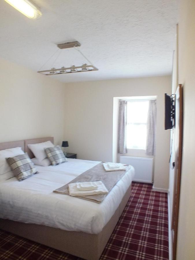 The Edinburgh Castle Bed & Breakfast Holyhead Dış mekan fotoğraf