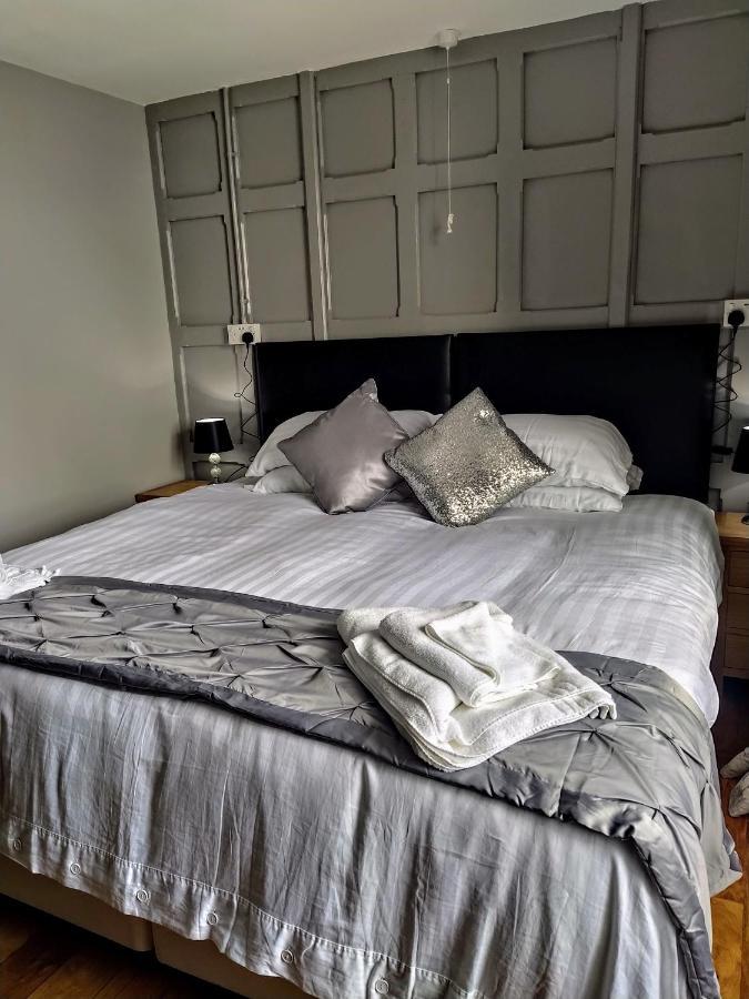 The Edinburgh Castle Bed & Breakfast Holyhead Dış mekan fotoğraf