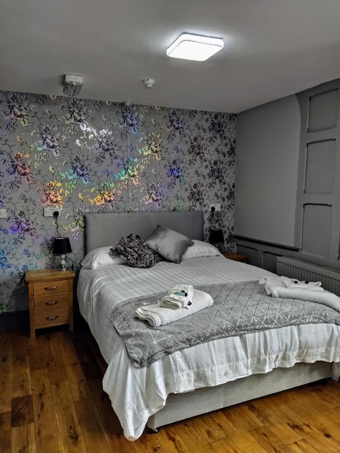 The Edinburgh Castle Bed & Breakfast Holyhead Dış mekan fotoğraf